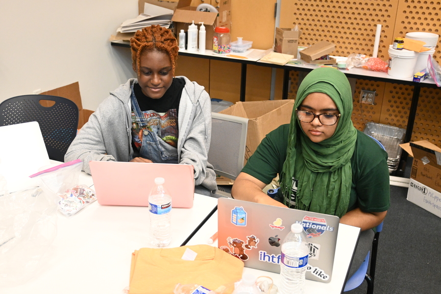 MIT’s dynaMIT club sparks interest in STEM for middle schoolers